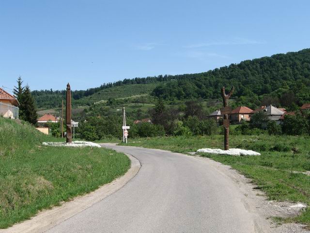 Itt kezdődik-végződik a falu